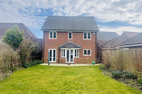 4 bedroom detached house to rent, Wheatsheaf Close, Wokingham