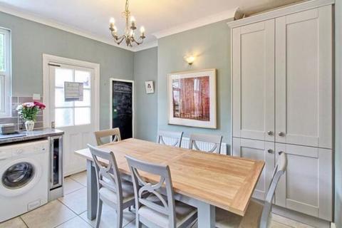 4 bedroom terraced house for sale, 168 Priests Lane, Brentwood CM15