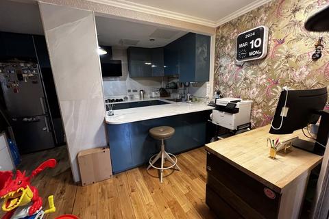 2 bedroom property to rent, 7 Moreton Street, London SW1V