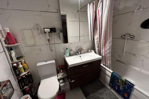2 bedroom property to rent, 7 Moreton Street, London SW1V
