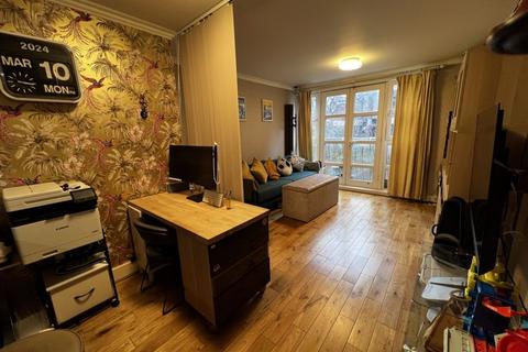 2 bedroom property to rent, 7 Moreton Street, London SW1V