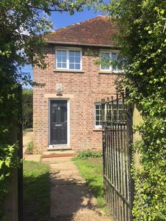 3 bedroom semi-detached house to rent, West Grinstead