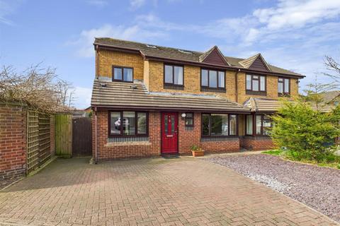 1 Faldo Close, Abbeymead, Gloucester, GL4 5BN