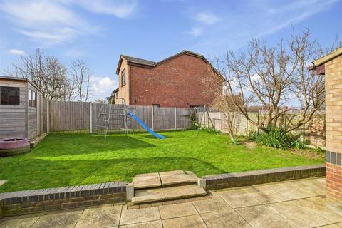 1 Faldo Close, Abbeymead, Gloucester, GL4 5BN