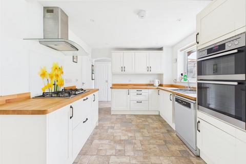 1 Faldo Close, Abbeymead, Gloucester, GL4 5BN