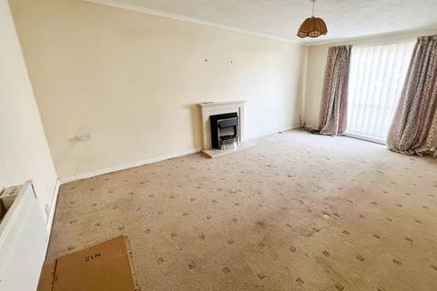 2 bedroom apartment to rent, Alexandria Drive, Westhoughton, Bolton