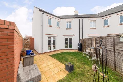 3 bedroom semi-detached house for sale, Innings Road, White Chapel Gardens. Bodicote - NO ONWARD CHAIN