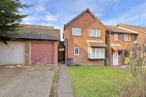 4 bedroom detached house for sale, Fieldfare Green, Luton