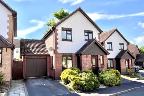 14 Farrow Close, Chard, TA20 2JX