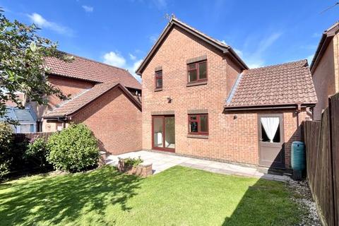 14 Farrow Close, Chard, TA20 2JX