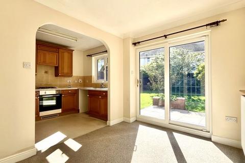 14 Farrow Close, Chard, TA20 2JX