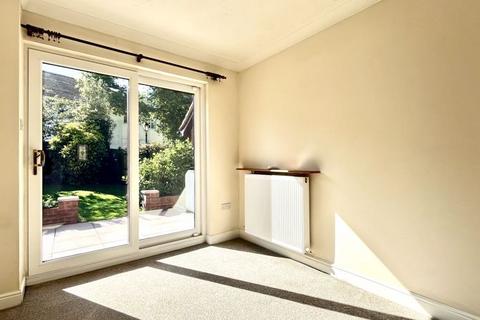 14 Farrow Close, Chard, TA20 2JX