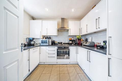 3 bedroom end of terrace house for sale, Barge House Road, London, E16