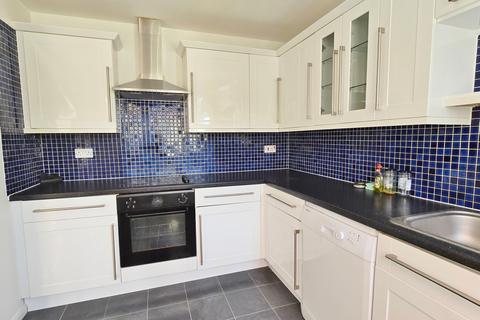 3 bedroom terraced house to rent, Ascham Place