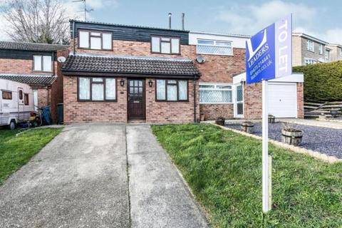 3 bedroom semi-detached house to rent, Heatherhayes, IP2