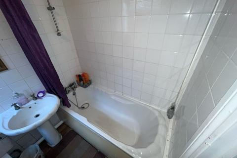 1 bedroom flat to rent, One bedroom  - Ground Floor - Central Luton - Unfurnished - Russell Rise