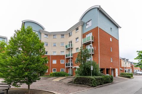 2 bedroom apartment to rent, Tadworth Court, Redhill