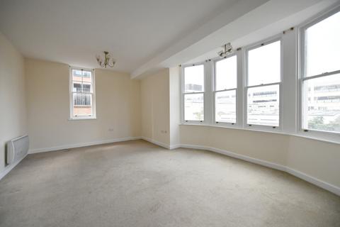 2 bedroom flat to rent, Redhill