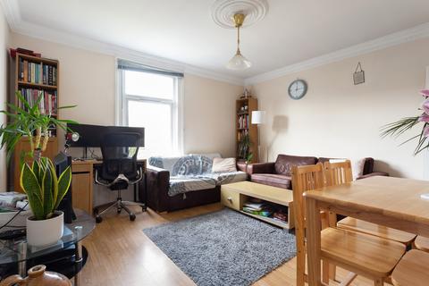 2 bedroom flat to rent, Ouseley Road