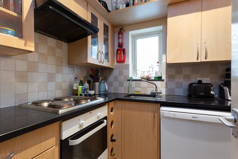 2 bedroom flat to rent, Ouseley Road