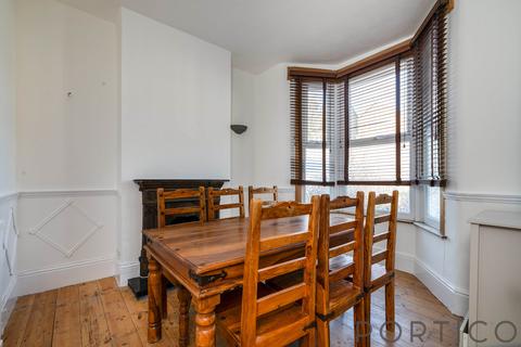 3 bedroom terraced house to rent, Maryland Square, E15