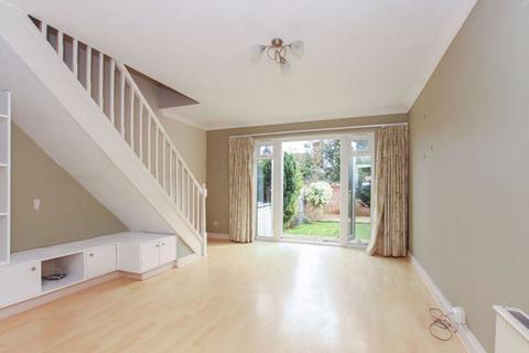 undefined, Valpy Close, Wigginton