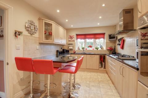 4 bedroom detached house for sale, Oakwood House, Shepherds Mead, Leighton Buzzard, Bedfordshire, LU7