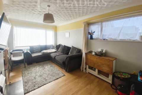 2 bedroom detached house to rent, Virginia Close, The Tudors