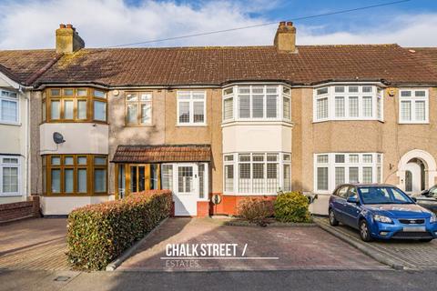 3 bedroom terraced house for sale, Hornford Way, Romford, RM7