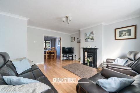 3 bedroom semi-detached bungalow for sale, Hunter Drive, Hornchurch, RM12