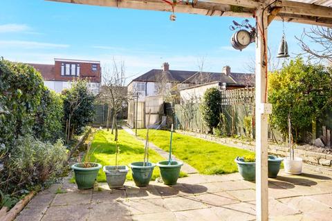 3 bedroom semi-detached house for sale, Hadleigh Road, Edmonton