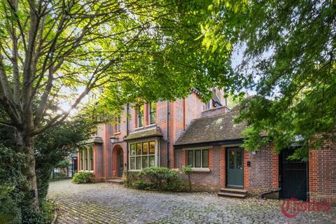 8 bedroom detached house for sale, Haslemere Road, N8