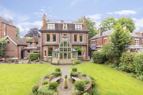 8 bedroom detached house for sale, Haslemere Road, N8