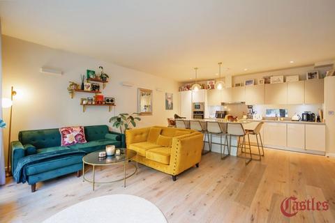 3 bedroom apartment for sale, Archway Road, N6