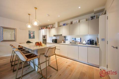 3 bedroom apartment for sale, Archway Road, N6