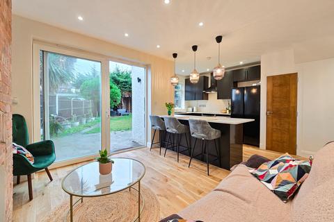 39 Agaton Road, London, SE9 3RN