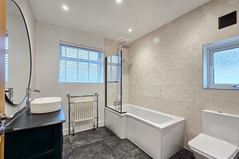 39 Agaton Road, London, SE9 3RN