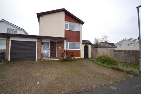 3 bedroom detached house to rent, Venmore Drive, CM6