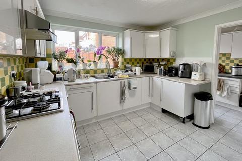 4 bedroom detached house for sale, Chaldon Road, Poole BH17