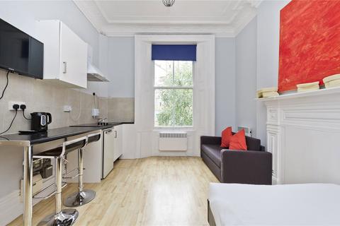 Studio to rent, London W8