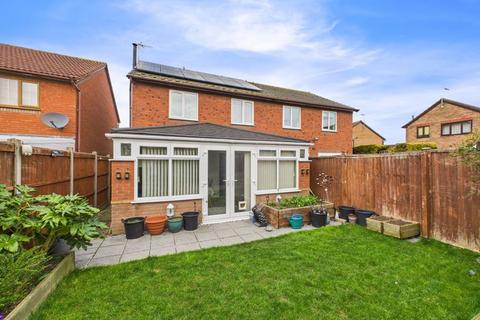 3 bedroom semi-detached house for sale, St. Patricks Close, Evesham