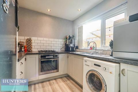 3 bedroom semi-detached bungalow for sale, Grasleigh Avenue, Allerton, Bradford, West Yorkshire, BD15 9AR