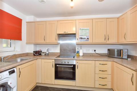 2 bedroom ground floor flat for sale, St. James's Street, Portsmouth, Hampshire