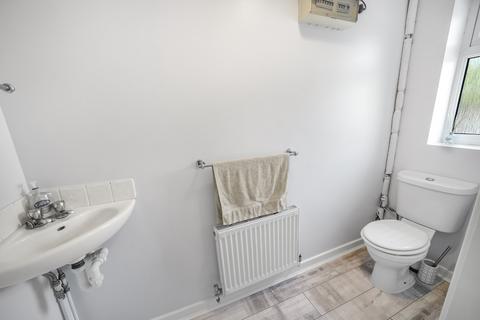 2 bedroom semi-detached house to rent, The Warren, Newton-Le-Willows, Merseyside, WA12