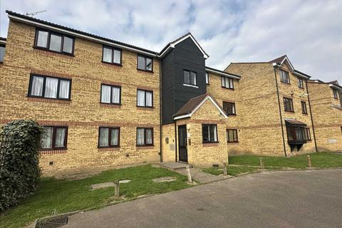 2 bedroom apartment to rent, Redford Close, Feltham