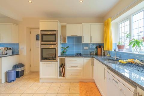 6 Brown Edge Close, Buxton, SK17 7AS