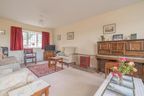 6 Brown Edge Close, Buxton, SK17 7AS