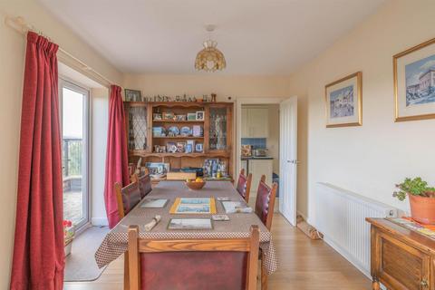 6 Brown Edge Close, Buxton, SK17 7AS