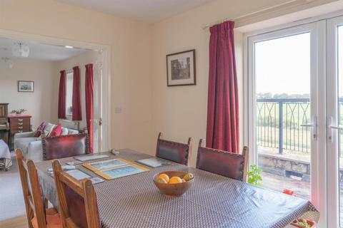 6 Brown Edge Close, Buxton, SK17 7AS