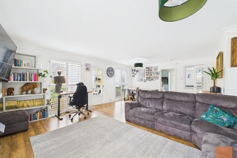 8 Penwinnick Parc, St Agnes, TR5 0UQ